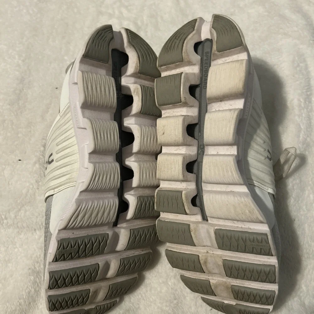 On Cloudswift Women's 10 Gray White Running Shoes CloudTec Athletic Sneakers